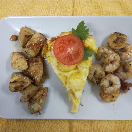 Scampi, Hähnchen und Tortilla